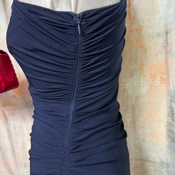 📌 Betsy & Adam Elegant Form-Fitting Single-Shoulder Silhouette Ball, Prom Gown - Picture 6 of 16